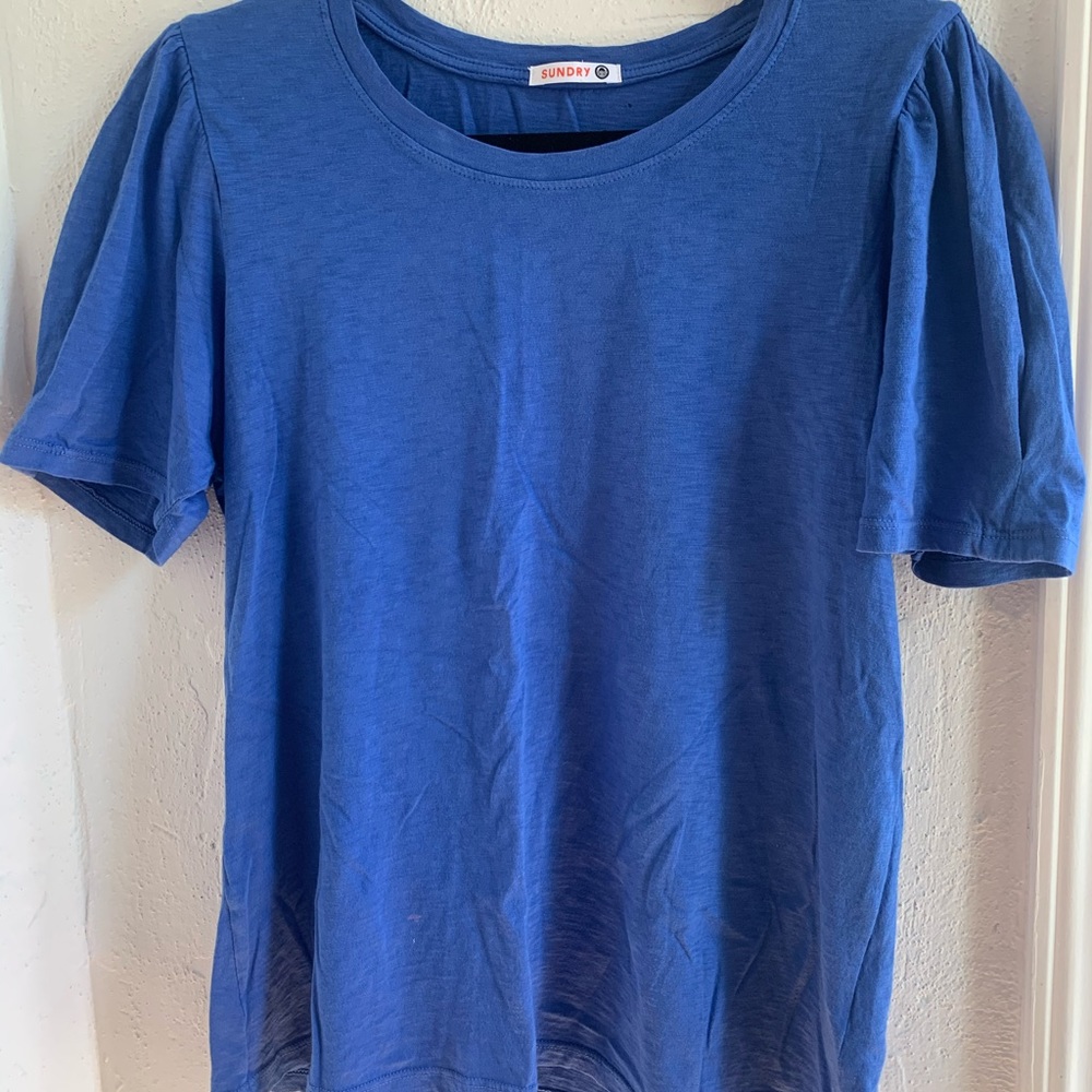 Sundry size 2 blue t shirt with ruffled shoulders.